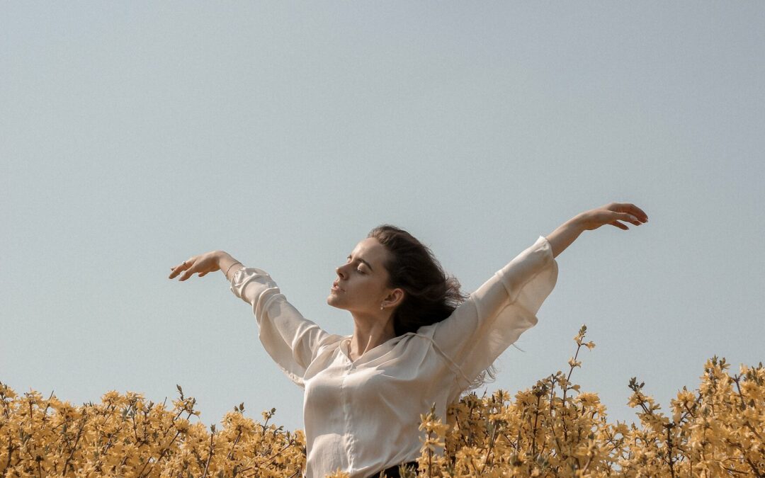 « Tes cheveux ont poussé, je vois que ta tête a changé. Je t’aime plus qu’avant, je crois. T’as le sourire cassé »