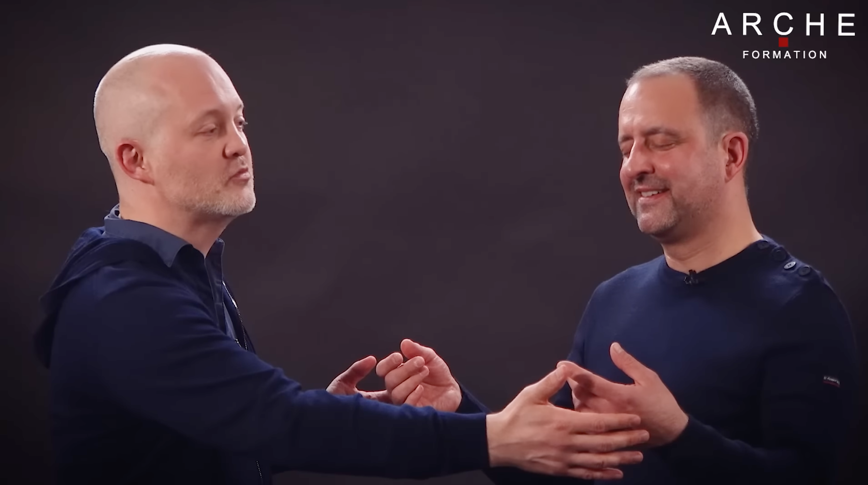 Florent MARTIN entre en transe hypnotique, guidé par la voix d'Yan VERVLIET