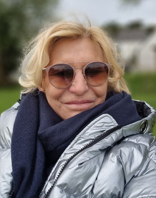 Anne Marie BUHAN Portrait d'Anne Marie BUHAN, psychologue clinicienne et praticienne EMDR